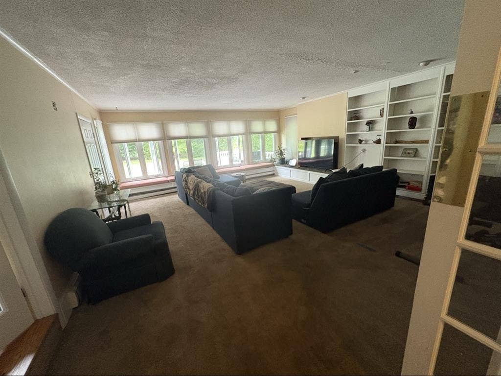 1 bedroom and
study suburban house