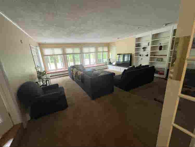 1 bedroom and 
study suburban house