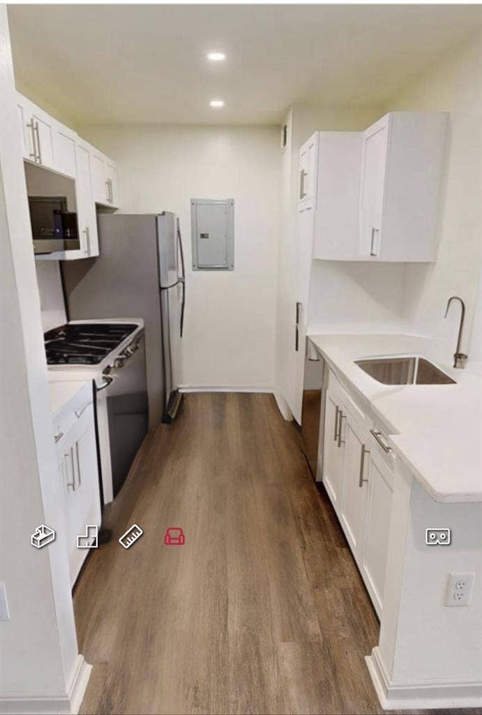 Apartment room in cohasset