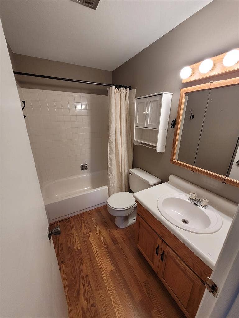 Room for rent in Niwot, CO.