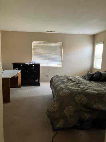 Room for rent!! I’m renting room