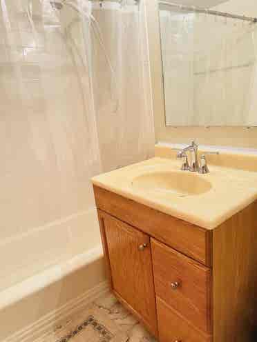 Room for single woman with private