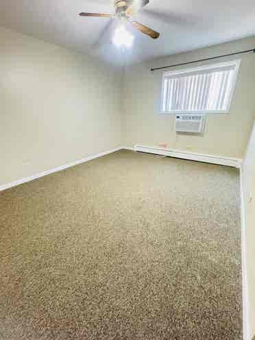 Room for single woman with private