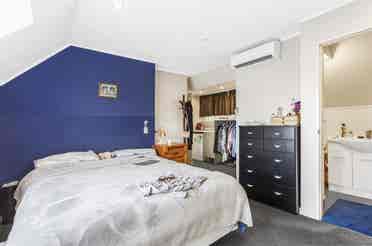 STUDIO ROOM / NO COUPLES!