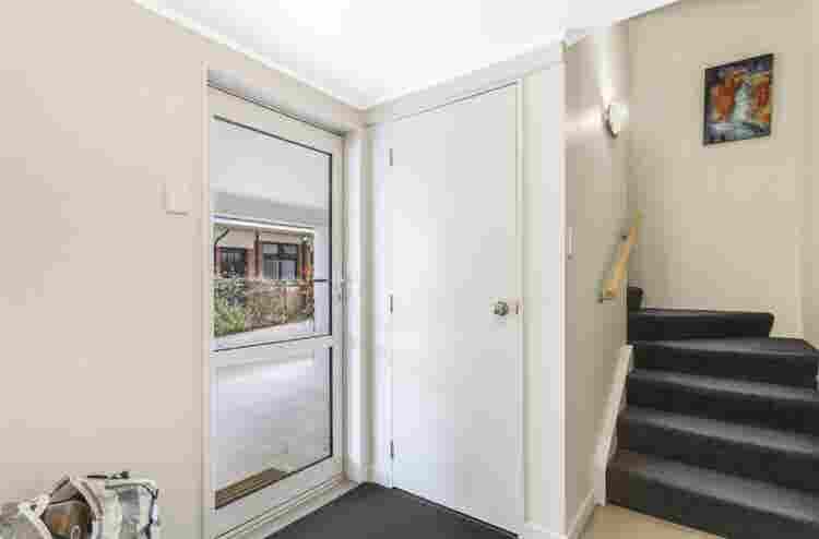 STUDIO ROOM / NO COUPLES!