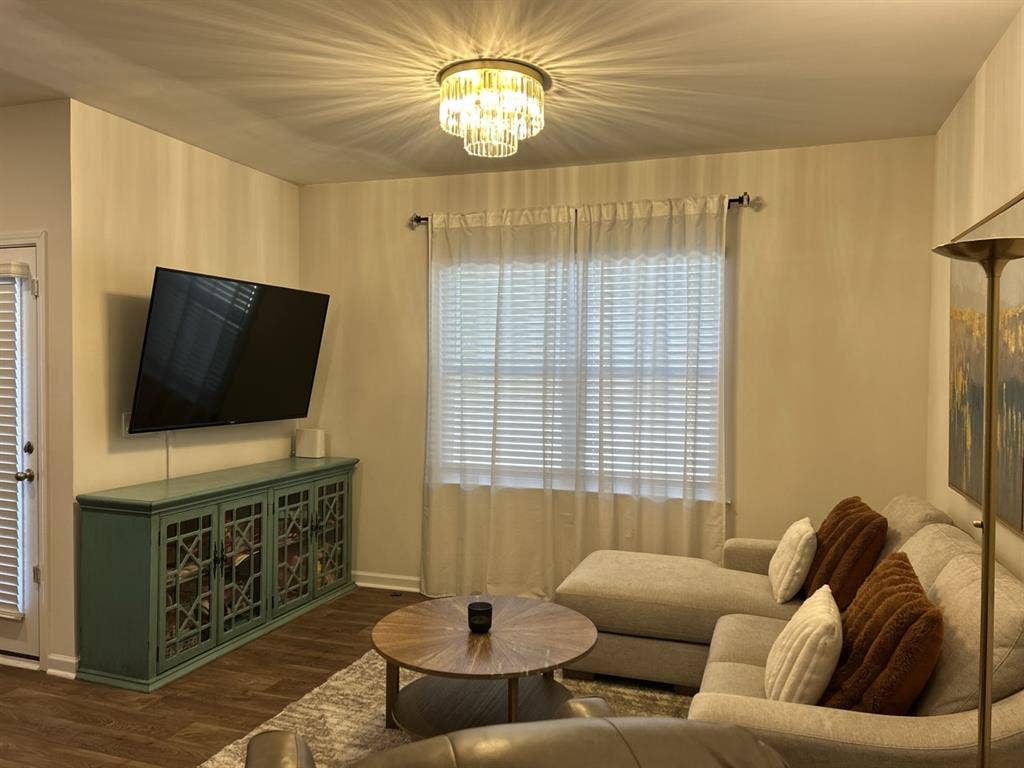 2 Bedrooms for rent.