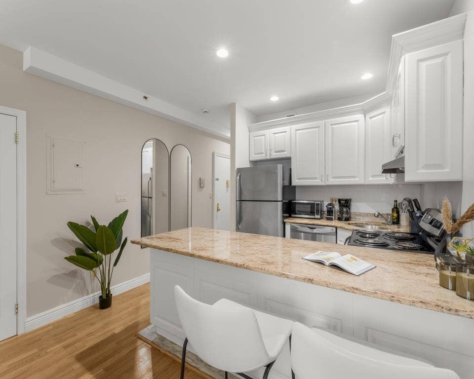 ✨Fully Furnished Room in Manhattan✨