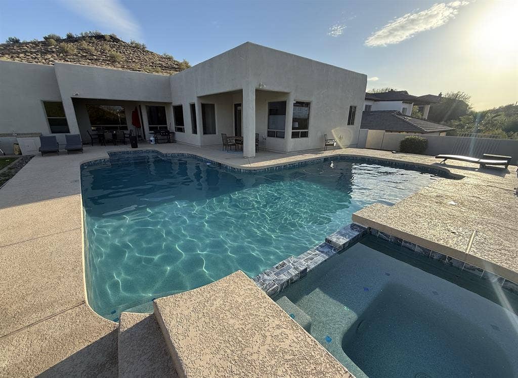 Fantastic Room, pool, hot tub