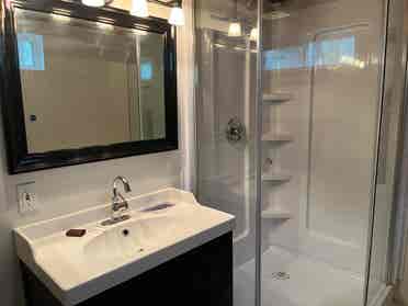 Bdrm w/ private bath & office