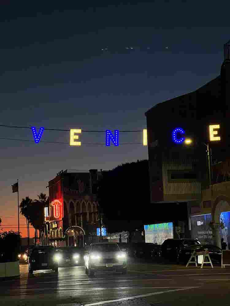 VENICE ROOMMATE WANTED 🌴🌊🌺