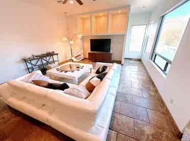 Clean Room, pool, hot tub