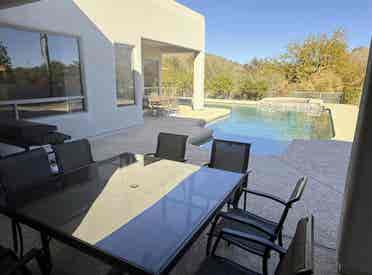 Clean Room, pool, hot tub