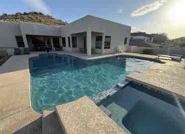 Clean Room, pool, hot tub