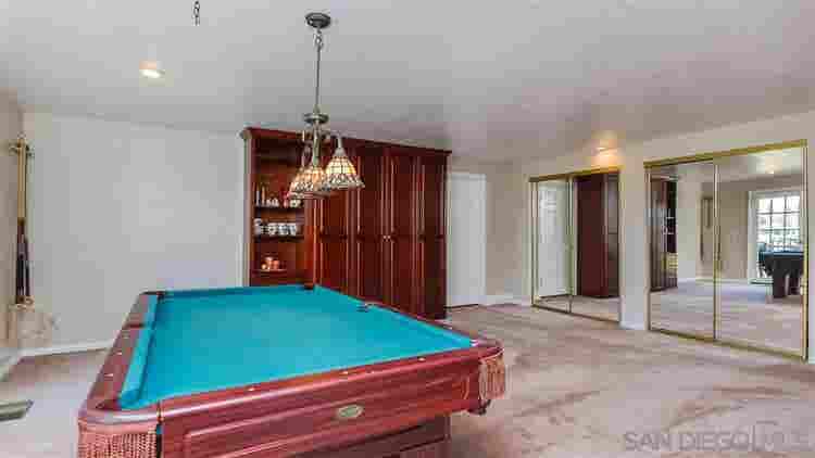 PVT ROOM WITH BATH IN VIEW MANSION