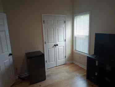 Bedroom w/ den (Utilities Included)