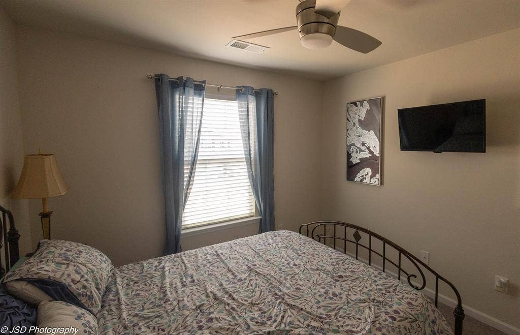 Roommate wanted
