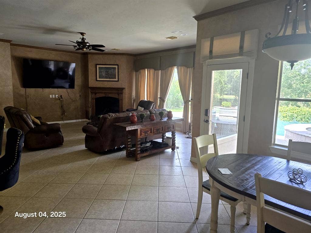 Seeking professional cool roommate