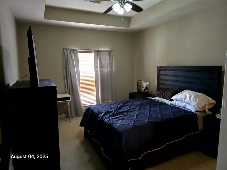 Seeking professional cool roommate