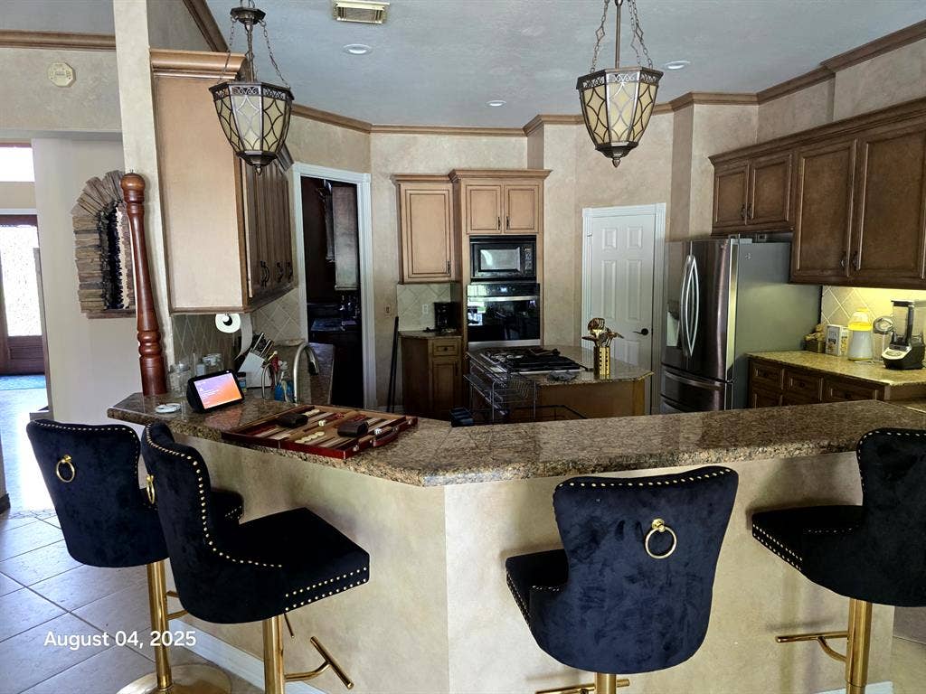 Seeking professional cool roommate