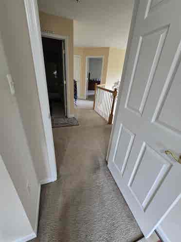 3 single rooms available for rent