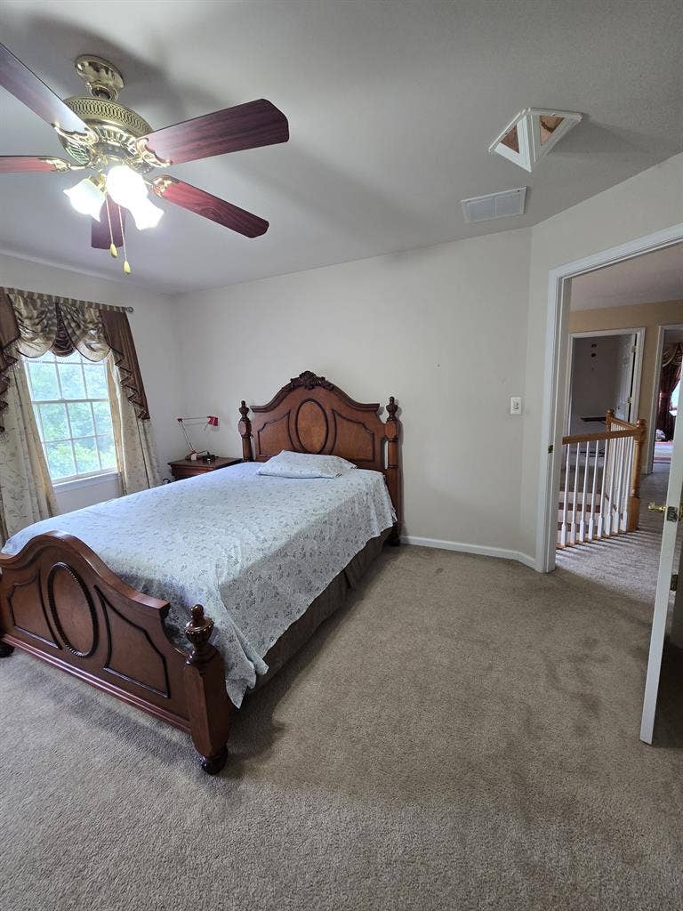 3 single rooms available for rent