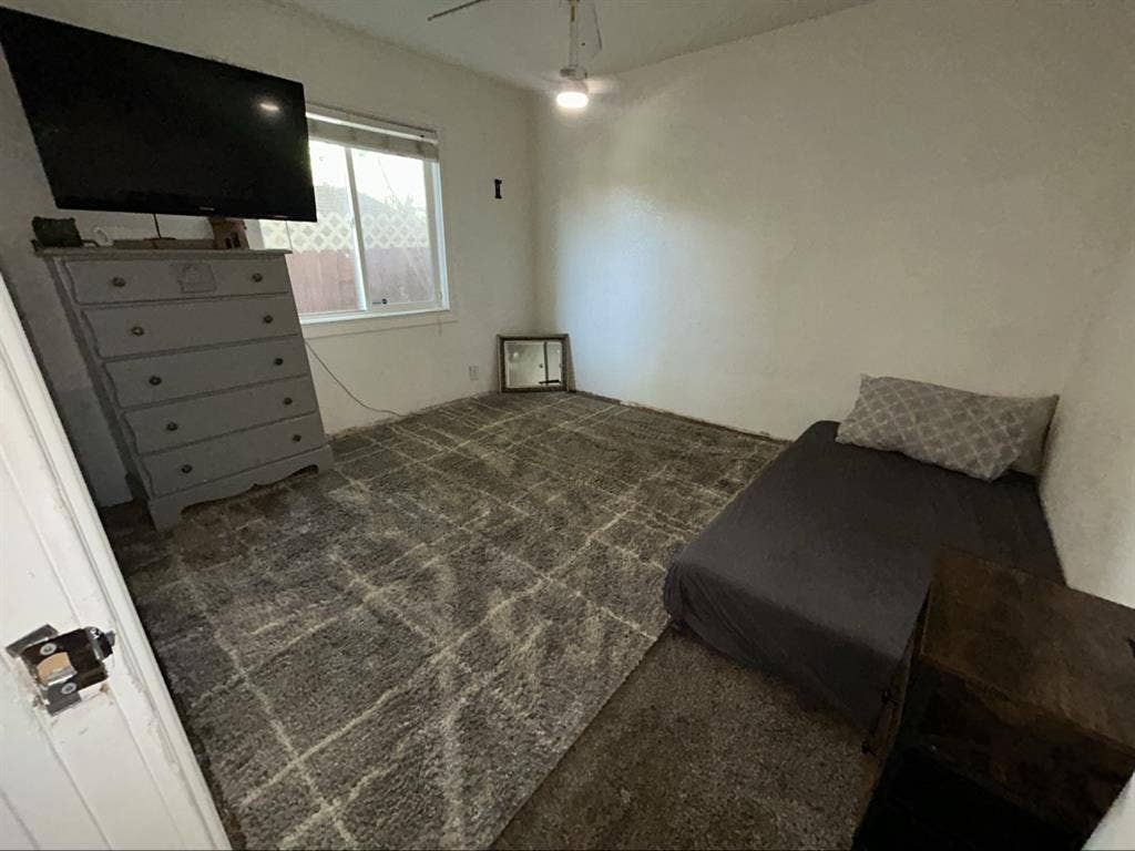 Large room 4 rent with own bathroom