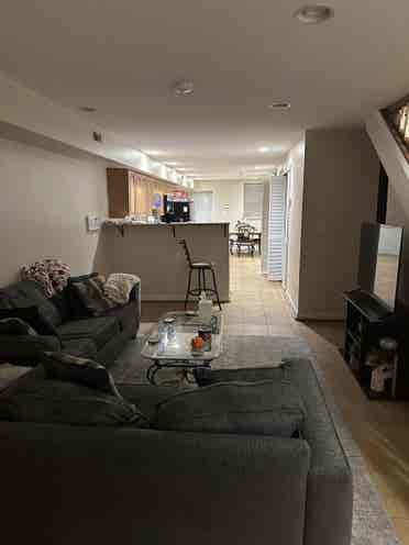 TWO 
ROOMS AVAILABLE IN NW D.C!!