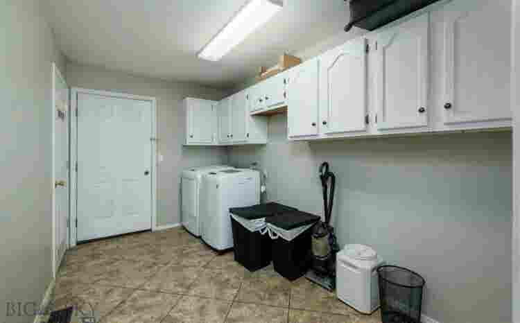 Unfurnished bedroom/private bath