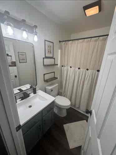Unfurnished bedroom/private bath