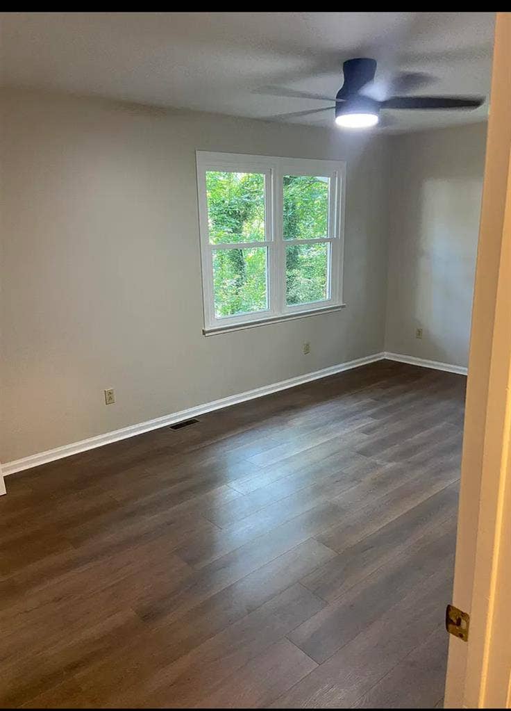 Spacious bath for rent