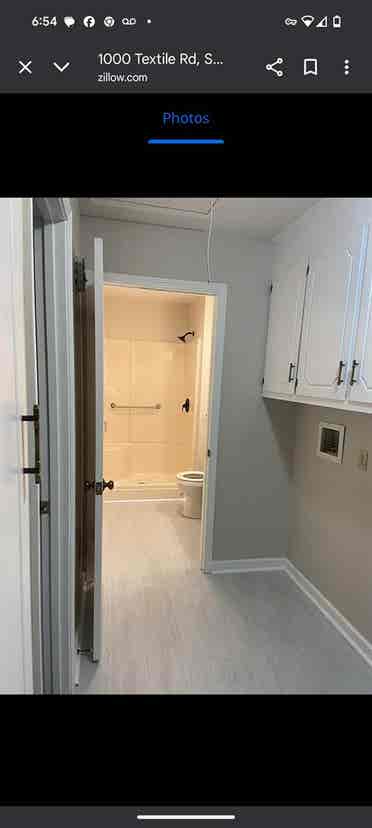 Spacious  bath for rent