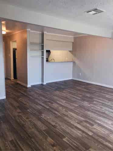 Roomate wanted. Good sized room.