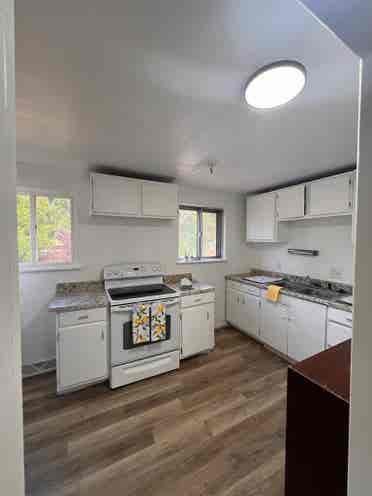 Large room nice home near bus stop