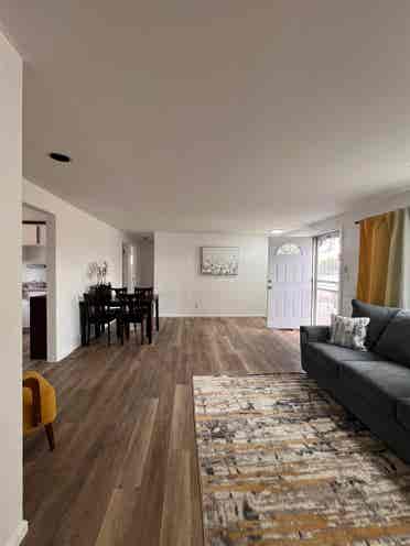 Large room nice home near bus stop