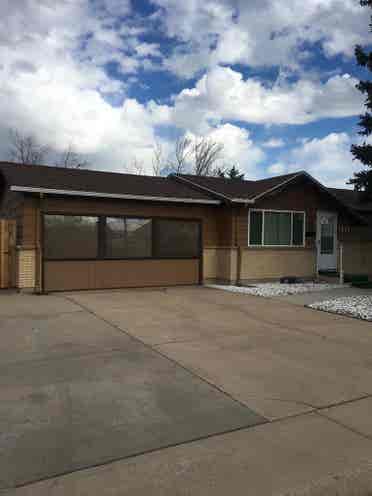Large room nice home near bus stop