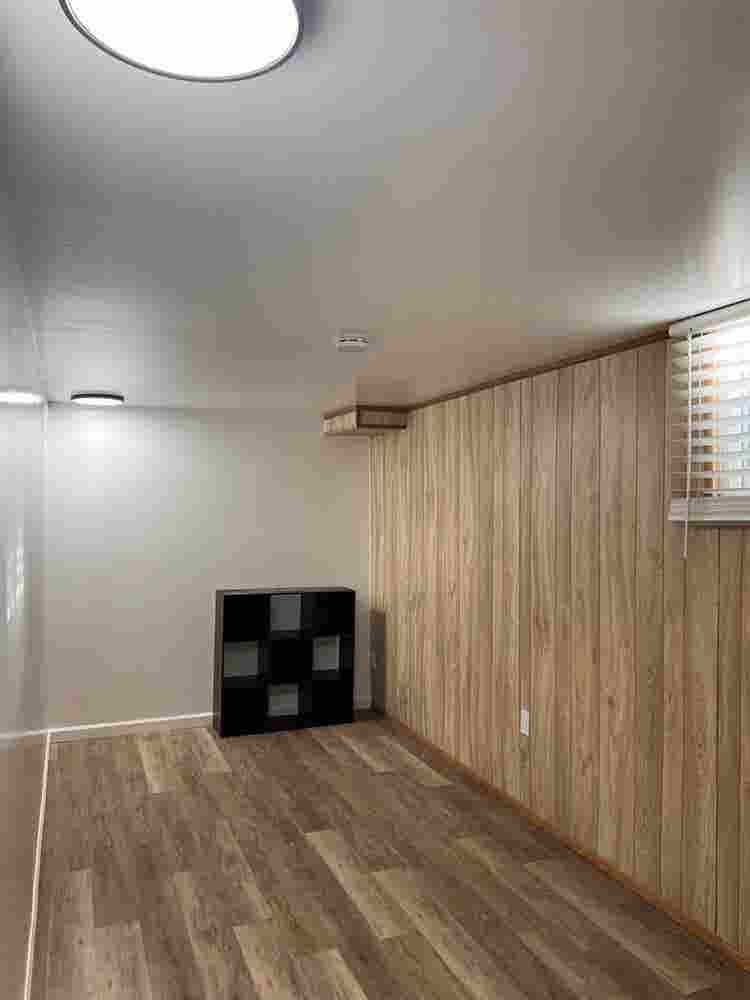 Large room nice home near bus stop