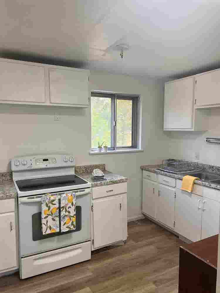 Large room nice home near bus stop