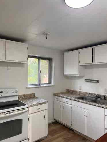 Large room nice home near bus stop