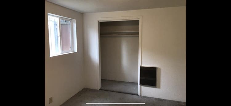 Nice room in 3br house