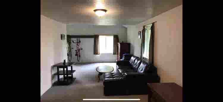 Nice room in 3br house