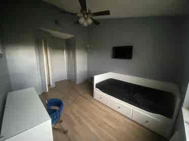 Room for rent