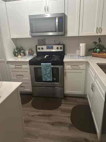 ROOM FOR RENT - FEMALE ONLY