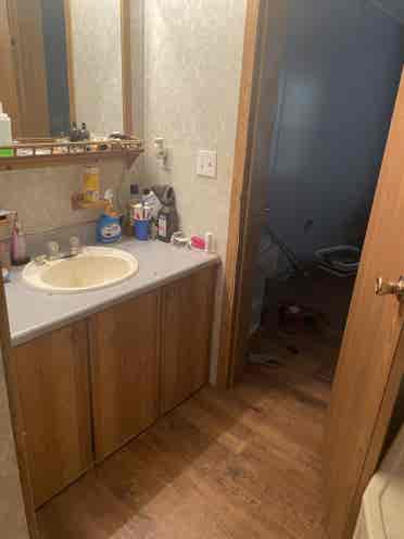 A master bedroom and bathroom rent