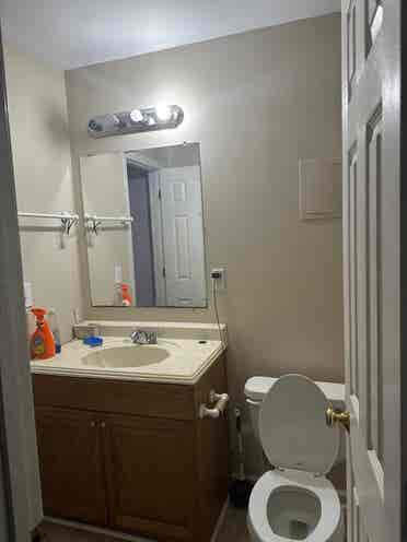 B BASEMENT PRVT ENTRANCE