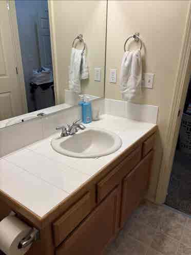 Furnished & close to public transit