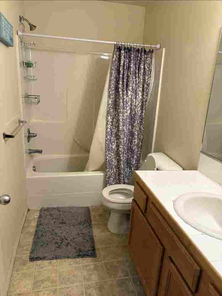 Furnished & close to public transit