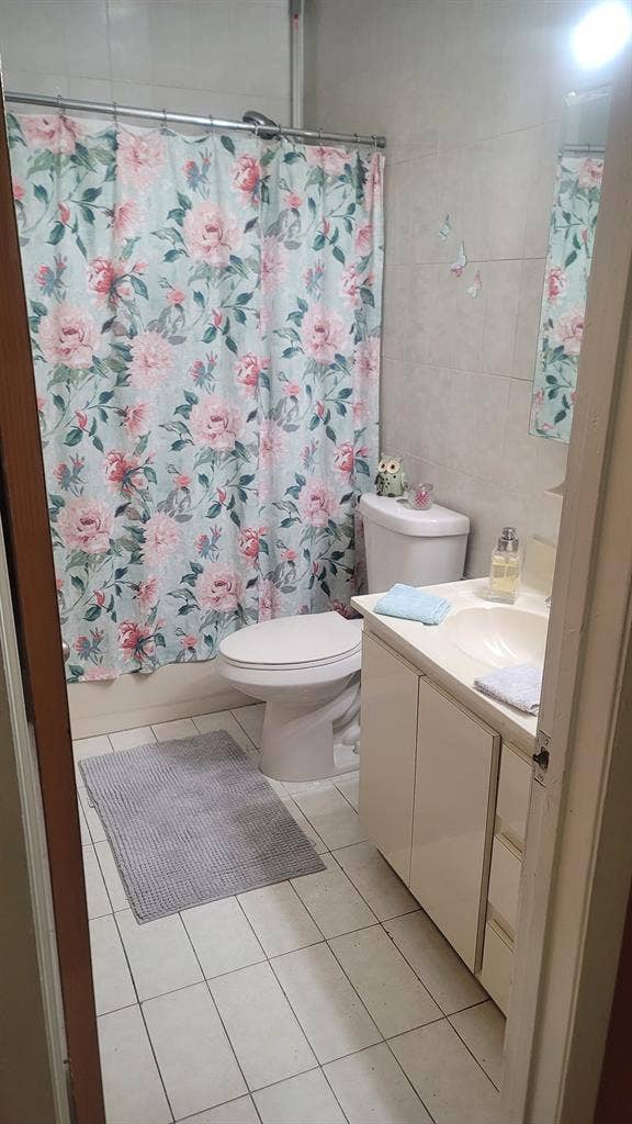 Room with bathroom for RENT