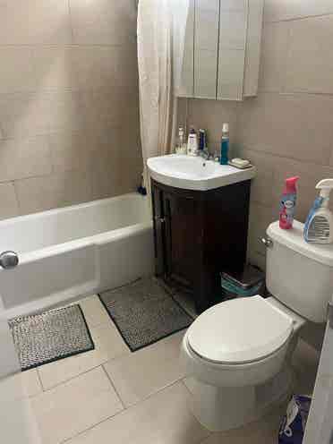 ✨Spacious Room in Midtown South✨
