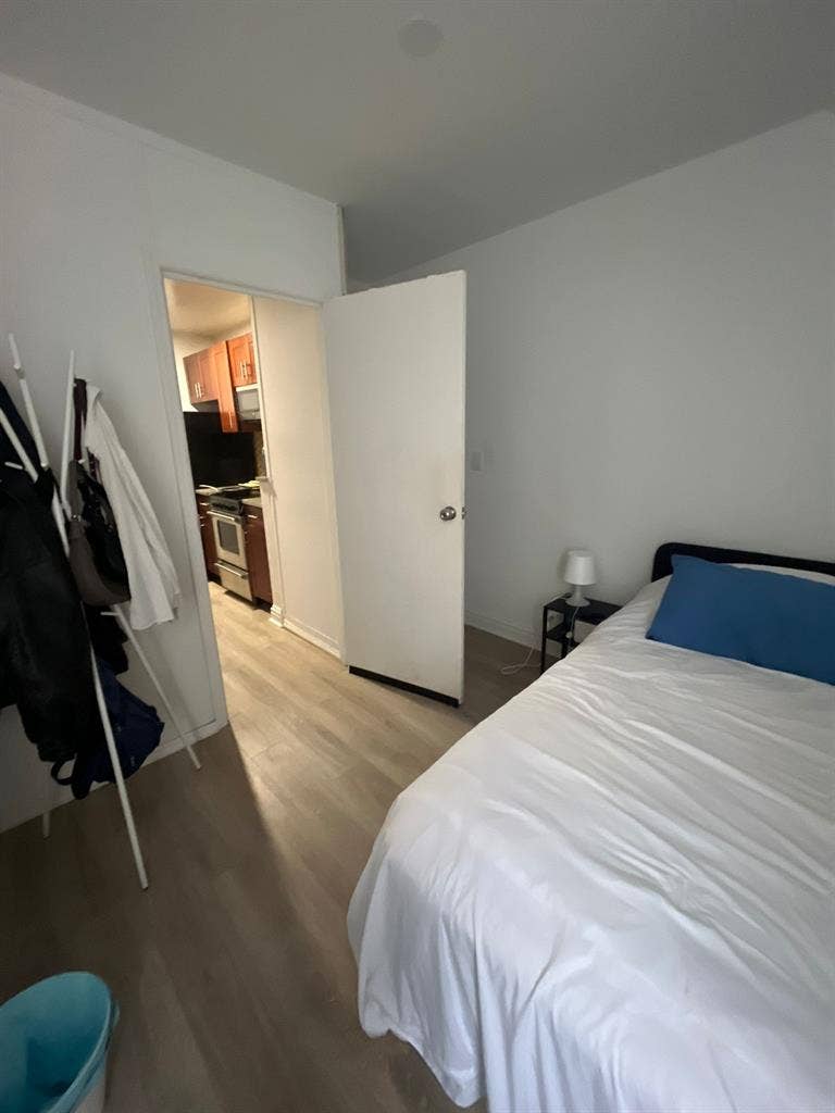 ✨Spacious Room in Midtown South✨