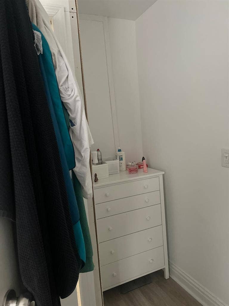 ✨Spacious Room in Midtown South✨
